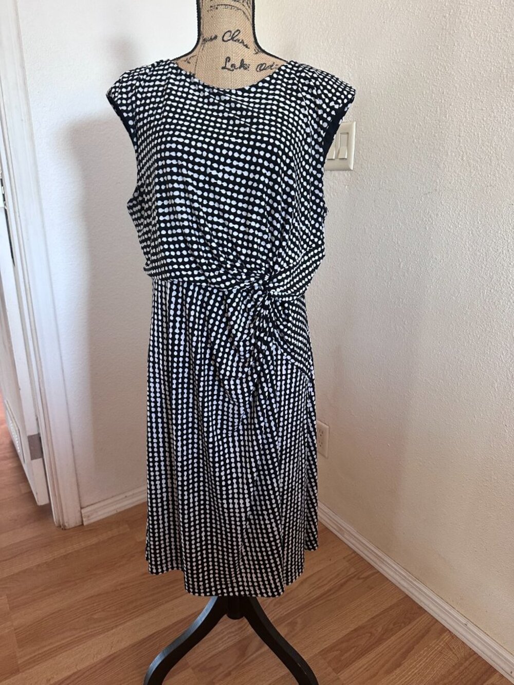 212 Collection Black & White A-line Dress, Size XL, Light weight and Flirty